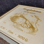 Lade das Bild in den Galerie-Viewer, Erinnerungstruhe für Kind und Baby mit Fotogravur
