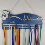 Lade das Bild in den Galerie-Viewer, Medaillen Aufhänger - Kinderzimmer - personalisiert - Laufen, Schwimmen, Fußball, Eishockey, Akrobatik
