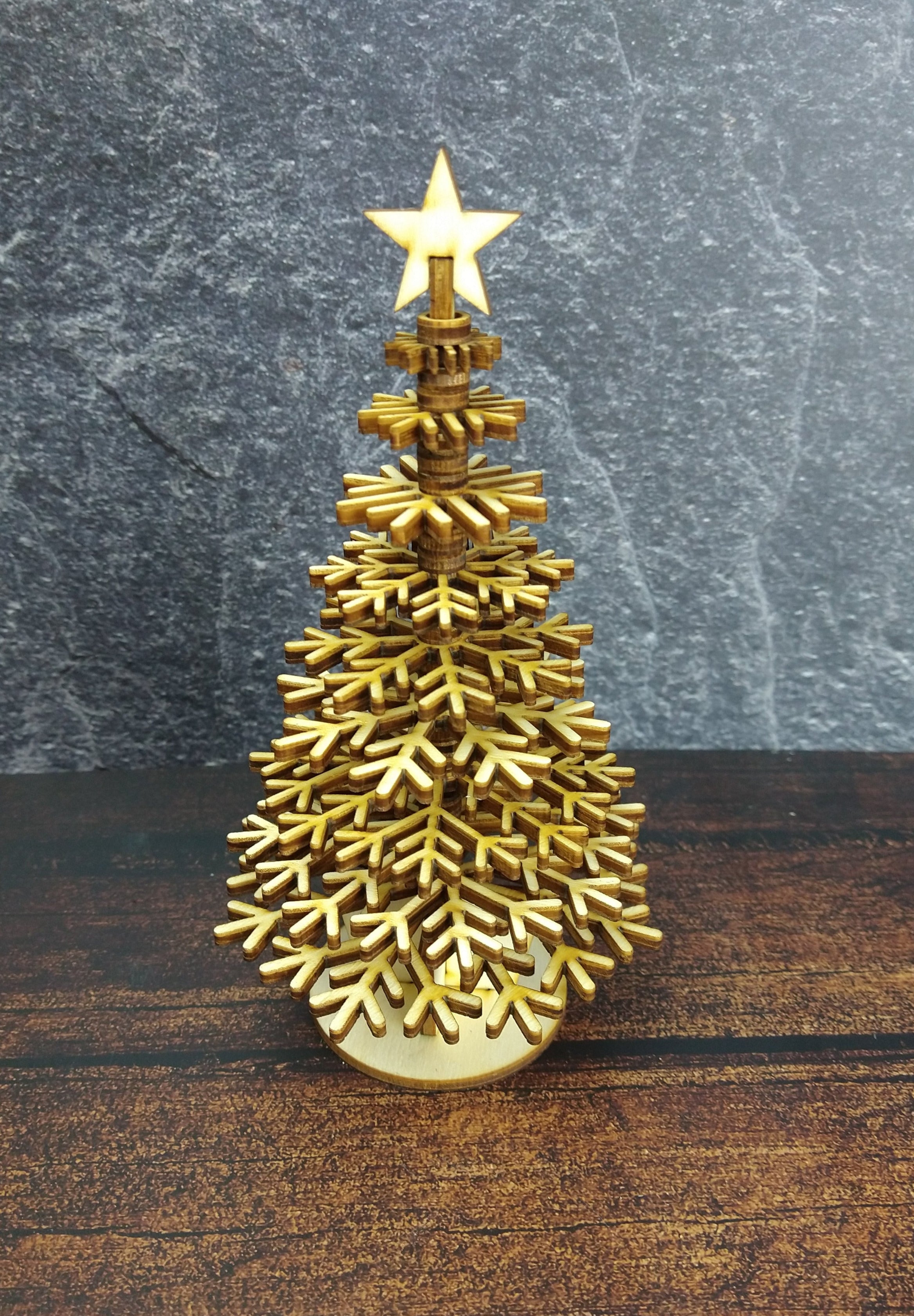 Christbaum zum Zusammenstecken